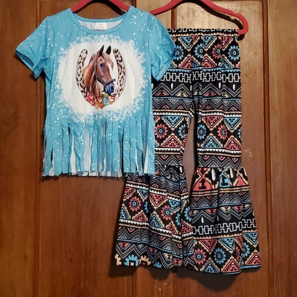 NEW AZTEC HORSE/HORSESHOE 2 PIECE FRINGE SET